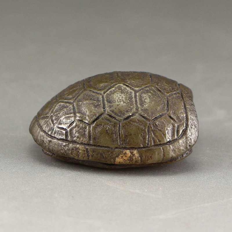 Vintage Chinese Hetian Jade Turtle Shell Pendant (1 of 6)