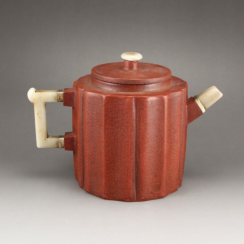 Vintage Yixing Zisha Clay Inlay Natural Jade Teapot: Vintage Chinese Yixing Zisha Clay Inlay Natural Jade Teapot w Artist Signed Dimension: 166 x 117 x 93(mm) 6.53 x 4.61 x 3.66(inches) Weight 0.84 lbs/381 g