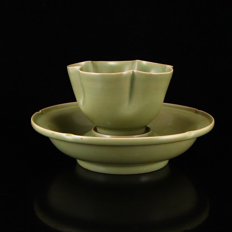 Chinese Song Dy Yue Kiln Porcelain Teabowl: Chinese Song Dynasty Yue Kiln Porcelain Teabowl Dimension: 170x40(mm) 6.69x1.57(inches) Dimension: 102x102x63(mm) 4.02x4.02x2.48(inches) Weight: 1.43 lbs/650 g