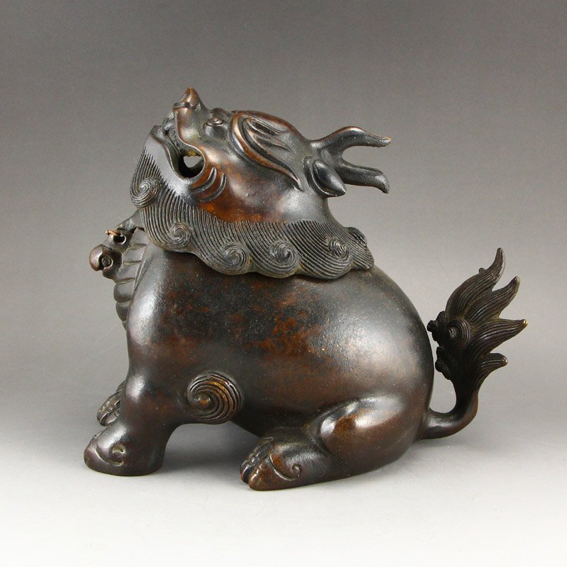 Vintage Chinese Red Copper Unicorn Incense Burner: 中國清代 乾隆年制 精美紫銅 富貴獨角獸 熏香爐 Chinese Qing Dynasty Red Copper Uni
