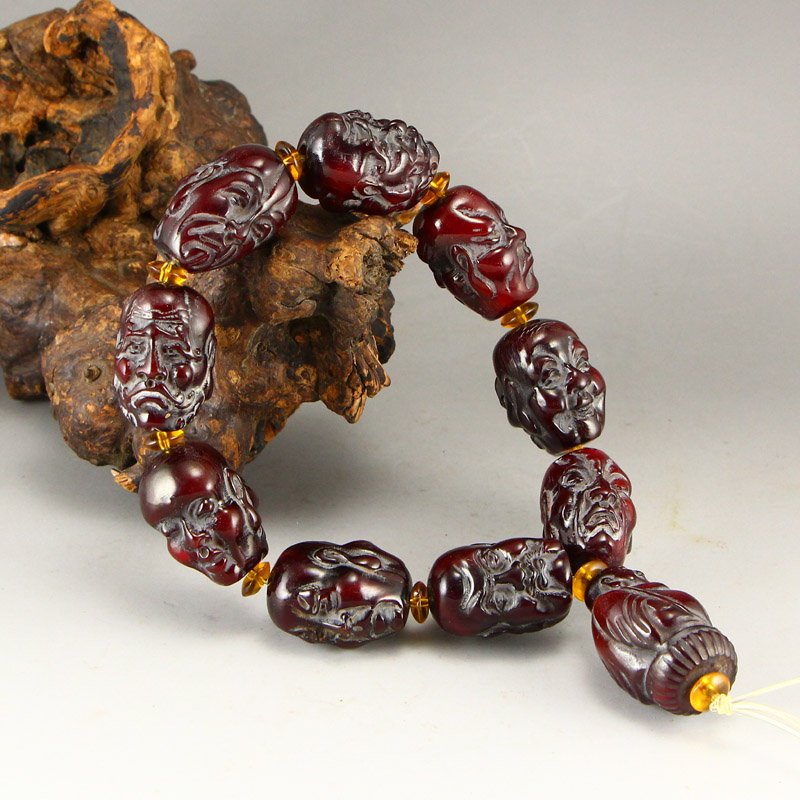 Chinese Ox Horn Arhat Beads Bracelet w Laughing Buddha: Chinese Ox Horn Arhat Beads Bracelet w Laughing Buddha Dimension: 28x18x22(mm)1.10x0.71x0.87(inches) Weight: 0.20 lbs/89 g The wooden stand no included.