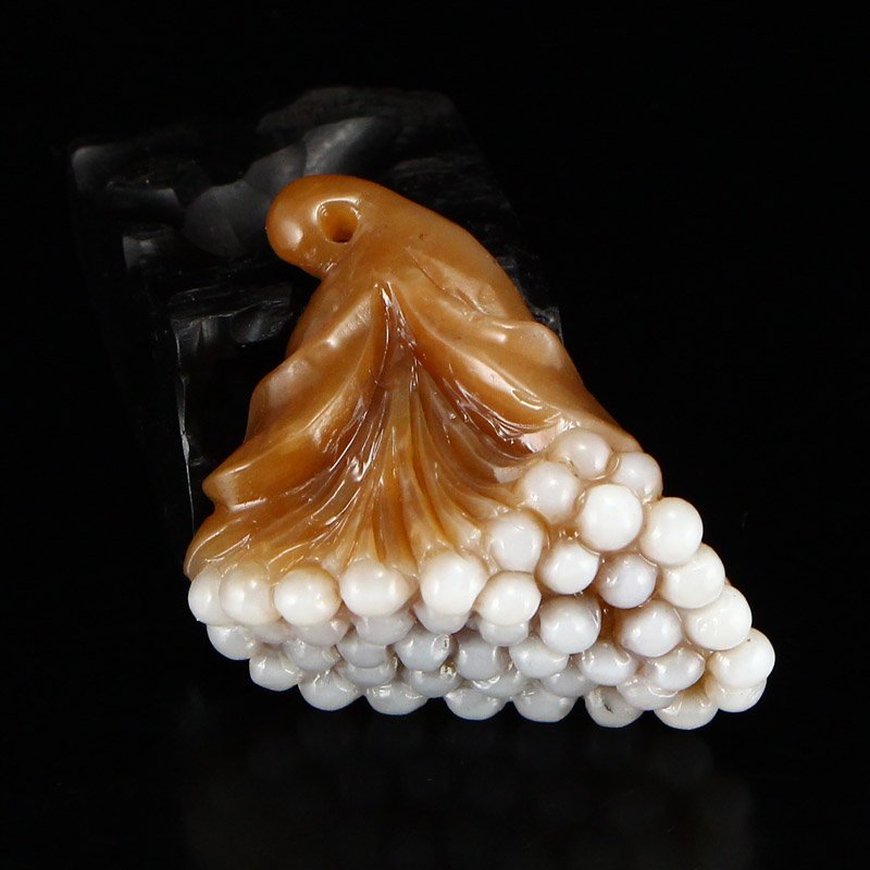 Beautiful Chinese Hetian Jade Flower Pendant (1 of 6)
