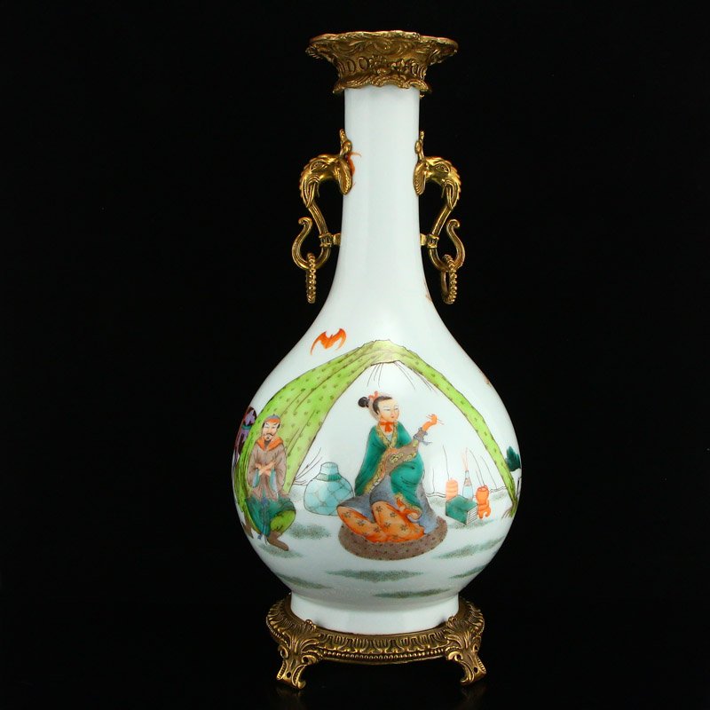 Chinese Gilt Gold Famille Rose Porcelain Big Vase (1 of 11)