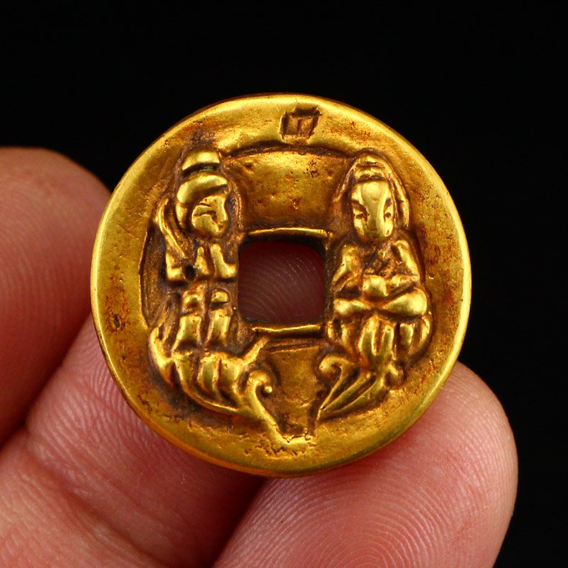 Chinese Song Dy Gold Coin - Chun Hua Yuan Bao: 中國宋代 淳化元寶 金幣壹枚 Chinese Song Dynasty Gold Coin - Chun Hua Yuan Bao Dimension: 22 x 22 x 4(mm) 0.87 x 0.87 x 0.16(inch