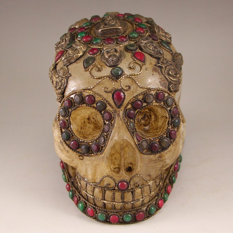 Tibetan Buddhism Crystal Inlay Silver Wire Skull Statue: 中國清代 精美西藏水晶掐絲嵌寶石 頭骨雕像 Vintage Tibetan Buddhism Crystal Inlay Silver