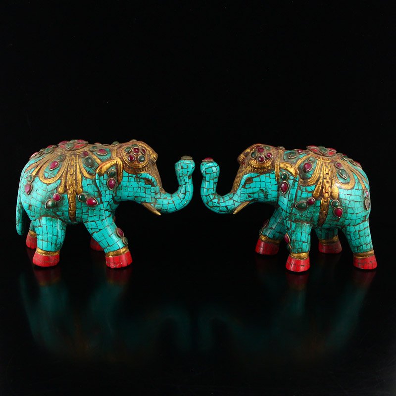 Pair Tibetan Bronze Inlay Turquoises Elephant Statues: A Pair Vintage Tibetan Bronze Inlay Turquoises & Natural Gems Elephant Statues Dimension: 210x85x135(mm) 8.27x3.35x5.31(inches) Weight: 8.09 lbs/3668 g