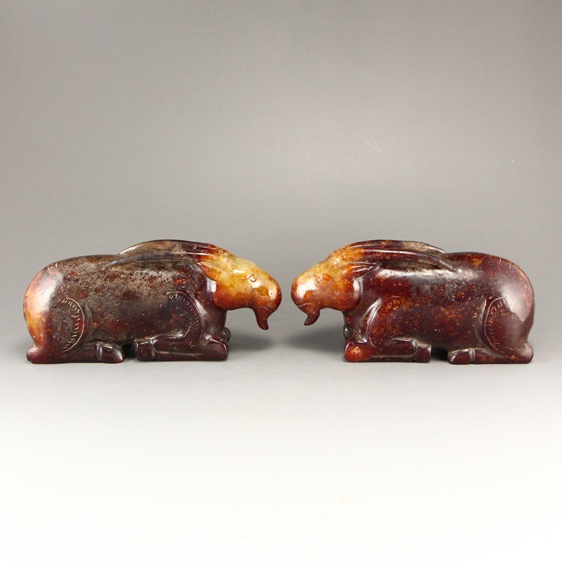 A Pair Chinese Han Dynasty Hetian Jade Sheep Statues: A Pair Chinese Han Dynasty Hetian Jade Sheep Statues Dimension: 150x39x67(mm)5.91x1.54x2.64(inches)Weight 3.12 lbs/1414 g