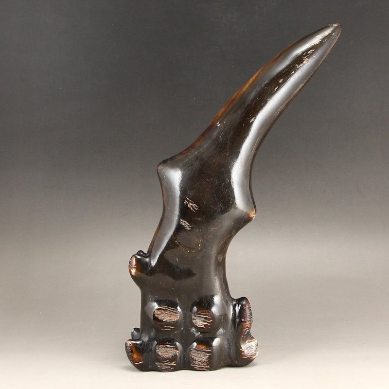 Vintage Chinese Ox Horn Statue: Vintage Chinese Ox Horn Statue Dimension: 90 x 245 x 40 (mm) 3.54 x 9.64 x 1.57 (inches) Weight: 1.14 lbs/516 g