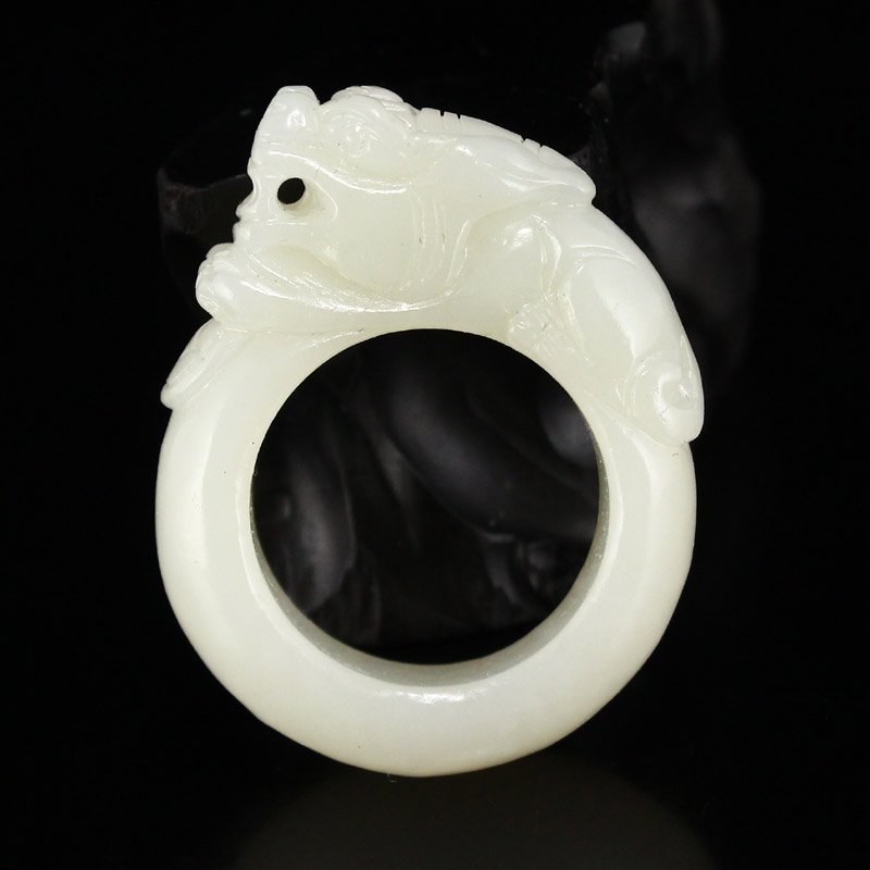 Chinese White Hetian Jade Dragon Head Ring: Chinese White Hetian Jade Dragon Head Ring w Certificate US Size : 11 Dimension: 21 x 9(mm) 0.83 x 0.35 (inches) Weight 0.03 lbs/14 g The wooden stand no included.