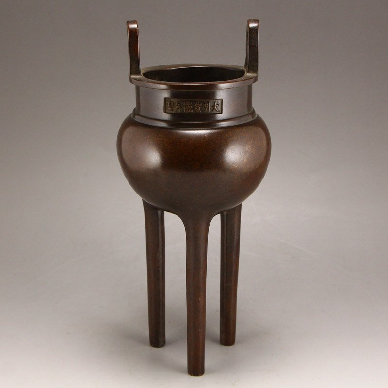 Ming Dy Red Copper Double Ears 3 Leg Incense Burner: Chinese Ming Dynasty Red Copper Double Ears 3 Legs Incense Burner Dimension: 230x100x100(mm) 9.06x3.94x3.94(inches) Weight: 4.01 lbs/1820 g