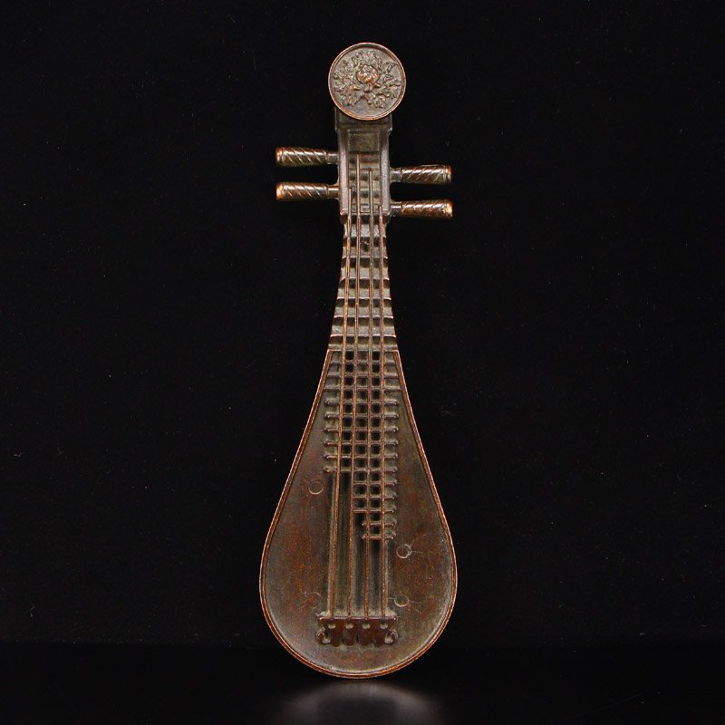 Chinese Red Copper Musical Instrument Statue - Lute: Vintage Chinese Red Copper Musical Instrument Statue - Lute Dimension: 215 x 67 x 25 (mm) 8.46 x 2.64 x 0.98 (inches) Weight 0.73 lbs/333 g