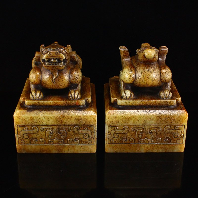 Pair Superb Han Dynasty Hetian Jade Divine Beasts Seals: 中國漢代 和田玉老玉 黑皮水銀沁 神獸印章壹對 A Pair Superb Chinese Han Dynasty He