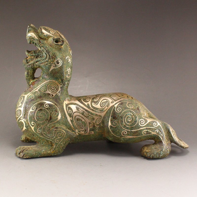 Chinese Silver Plated Bronze Fortune Beast Statue: Vintage Chinese Silver Plated Bronze Fortune Beast Statue Dimension: 230 x 160 x 85 (mm) 9.05 x 6.30 x 3.34(inches) Weight: 2.60 lbs/1182 g