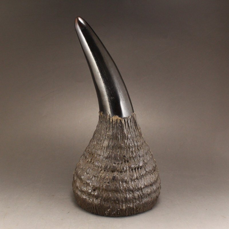 Vintage Chinese Ox Horn Statue: Vintage Chinese Ox Horn Statue Dimension: 240 x 110 x 110(mm) 9.45 x 4.33 x 4.33(inches) Weight: 1.94 lbs/879 g