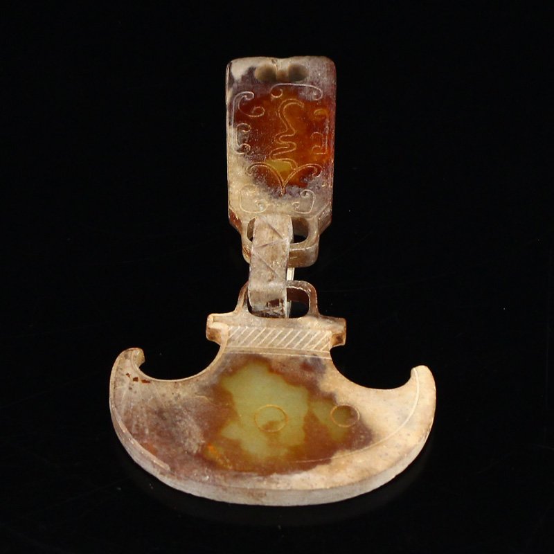 Vintage Chinese Hetian Jade Axe Pendant: Vintage Chinese Hetian Jade Axe Pendant Dimension: 125 x 68 x 6(mm) 4.92 x 2.68 x 0.24(inches) Weight: 0.15 lbs/68 g