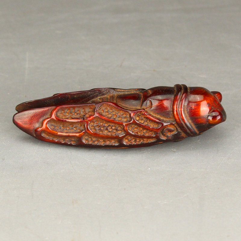 Vintage Chinese Ox Horn Carved Cicada Pendant: Vintage Chinese Ox Horn Carved Cicada Pendant Dimension: 72 x 20 x 18(mm) 2.83 x 0.79 x 0.71(inches) Weight: 0.04 lbs/17 g
