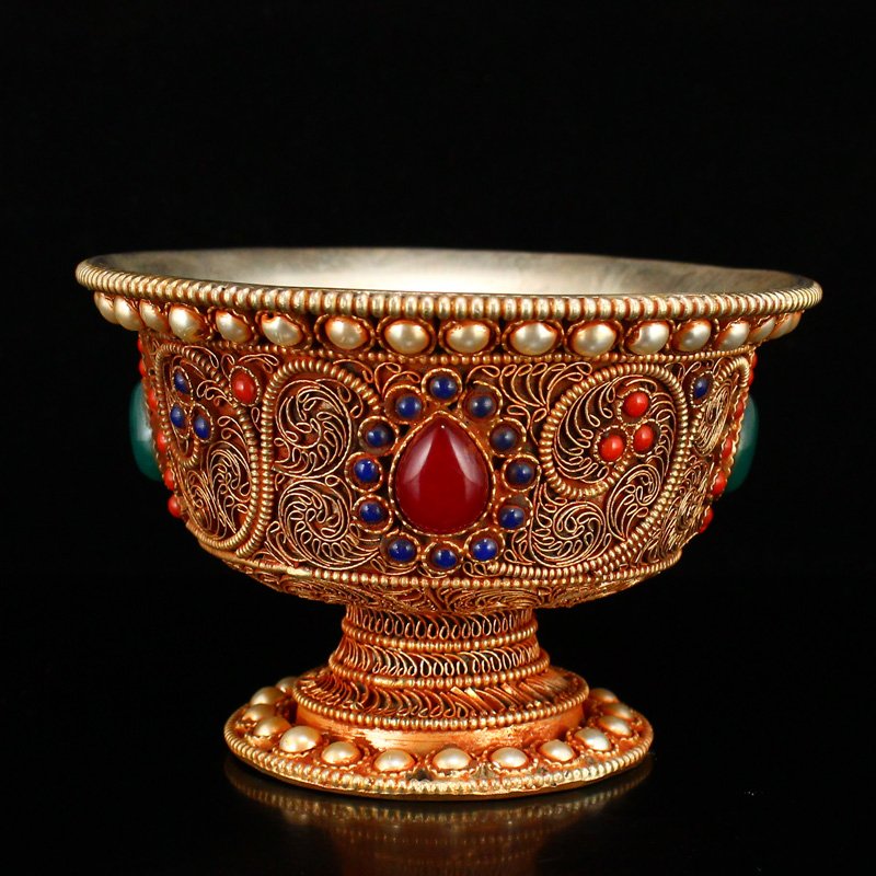 Tibetan Buddhist Silver Inlay Gems Cup: Tibetan Buddhist Silver Inlay Gems Cup Dimension: 105 x 105 x 75(mm)4.13 x 4.13 x 2.95(inches) Weight 0.52 lbs/238 g