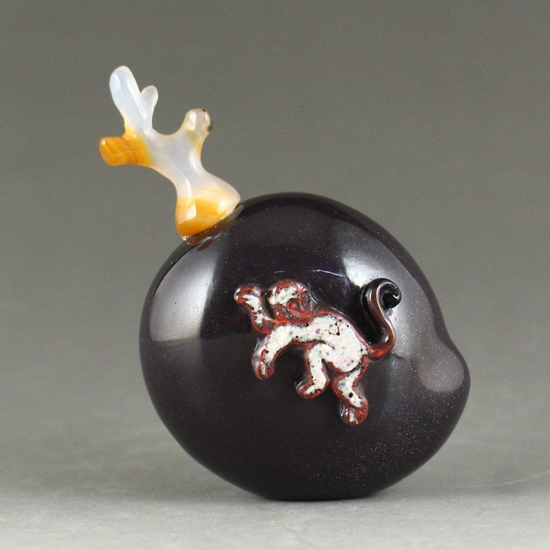 Chinese Natural Agate Peach Shape Snuff Bottle (1 of 7)