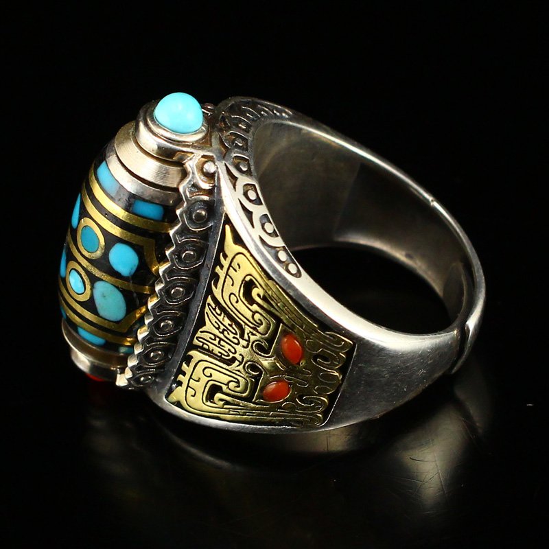 Chinese 925 Silver Inlay Turquoise & Gems Ring: Chinese 925 Silver Inlay Turquoise & Gems Ring Adjustable Size Dimension: 33 x 29 x 24 (mm) 1.30 x 1.14 x 0.94 (inches) Weight 0.05 lbs/24 g The wooden stand no included.