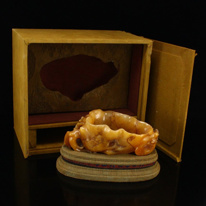 Chinese Qing Dy Tianhuang Stone Brush Washer w Box (1 of 8)