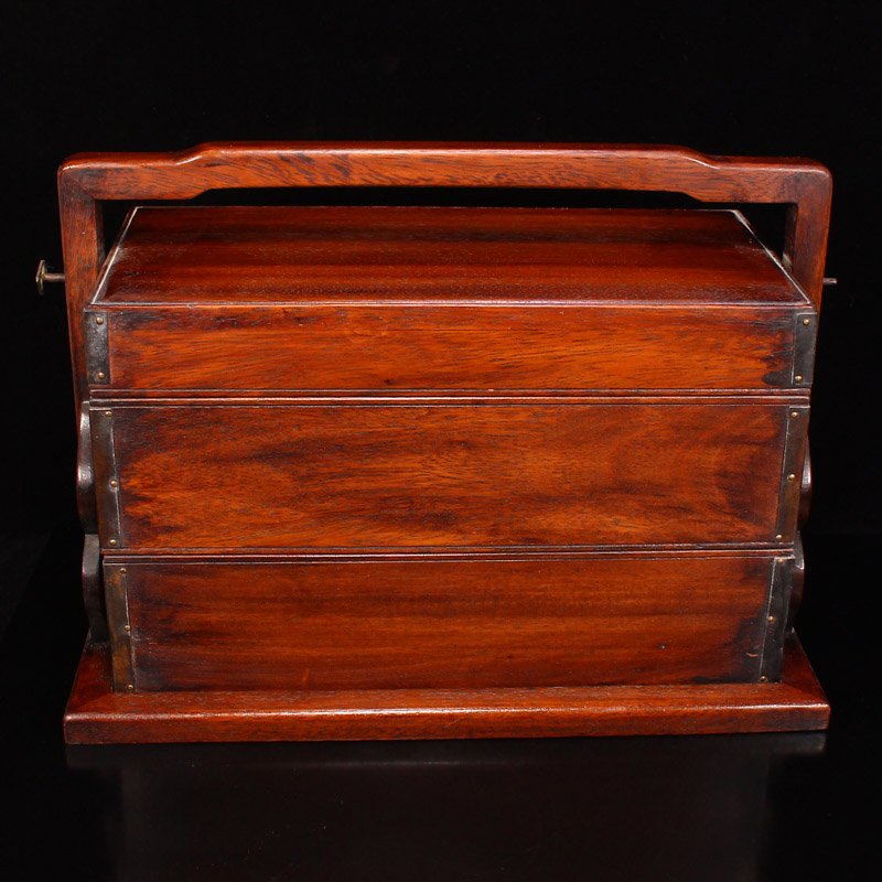Vintage Chinese Zitan Wood Food Box: Vintage Chinese Zitan Wood Food Box Dimension: 360 x 200 x 255(mm) 14.17 x 7.87 x 10.04(inches) Weight 7.34 lbs/3332 g