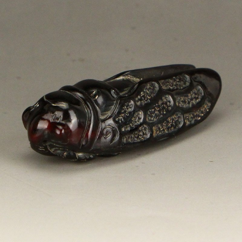 Vintage Chinese Ox Horn Cicada Pendant: Vintage Chinese Ox Horn Cicada Pendant Dimension: 69 x 24 x 16(mm) 2.72 x 0.94 x 0.63(inches) Weight: 0.05 lbs/21 g
