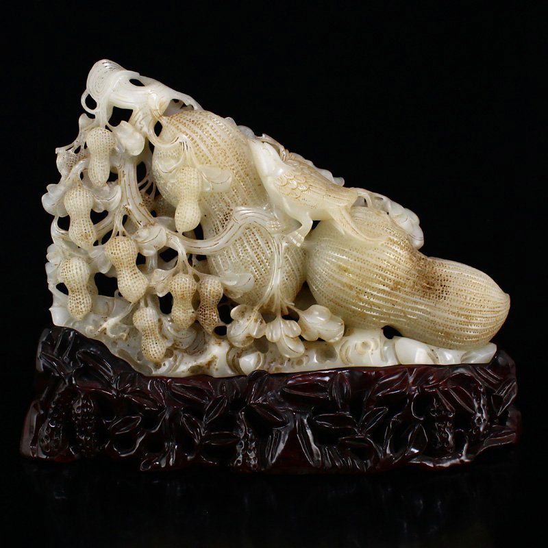 Vintage Chinese Qing Dy Hetian Jade Peanut Statue: Vintage Chinese Qing Dynasty Natural Hetian Jade Peanut Statue Dimension: 310 x 200 x 55(mm) 12.20 x 7.87 x 2.16(inches) Weight: 4.47 lbs/2026 g The total weight does not include the base. The base is