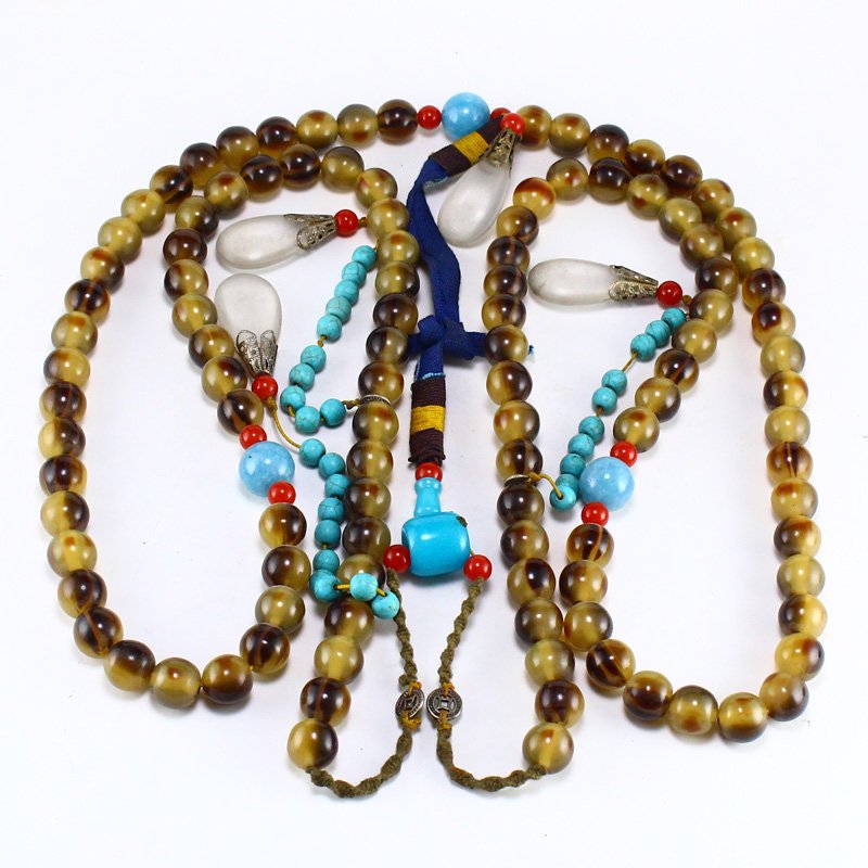 Chinese Qing Dy Ox Horn & Crystal Court Beads Necklace: Chinese Qing Dynasty Ox Horn & Crystal Court Beads Necklace Dimension: 15 x 1740(mm) 0.59 x 68.50(inches) Weight: 0.63 lbs/285 g
