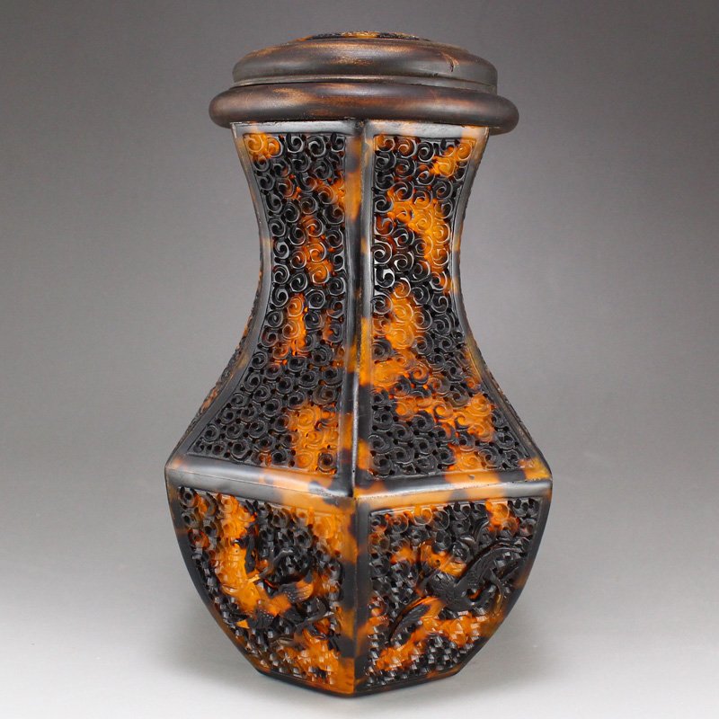 Hollow Out Carved Tortoiseshell Cricket Pot (1 of 9)
