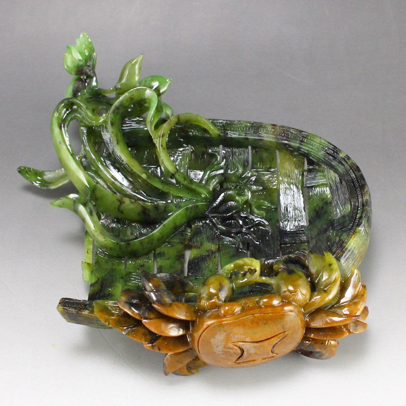 Chinese Natural Hetian Jade Crab & Dustpan Statue (1 of 9)