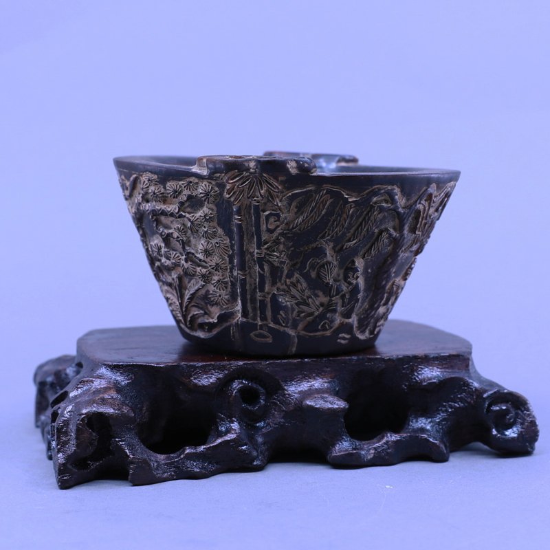 Vintage Chinese Ox Horn Figures Sacrifice Cup: Vintage Chinese Ox Horn Figures Sacrifice Cup Dimension: 59x92x80(mm) 2.32x3.62x3.15(inches) Weight: 0.45 lbs/205 g
