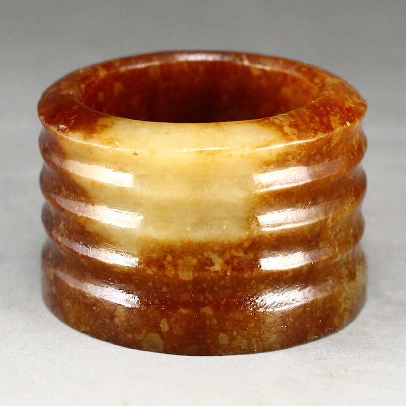 Vintage Chinese Hetian Jade Thumb Ring: Vintage Chinese Hetian Jade Thumb Ring US Size: 12 Dimension: 24 x 23(mm) 0.94 x 0.91 (inches) Weight 0.06 lbs/26 g