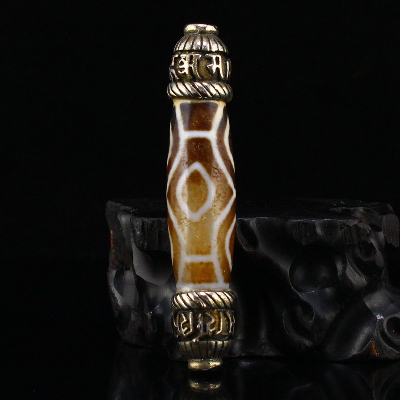 Tibetan Silver Inaly DZI Six Eye Sky Agate Pendant (1 of 5)