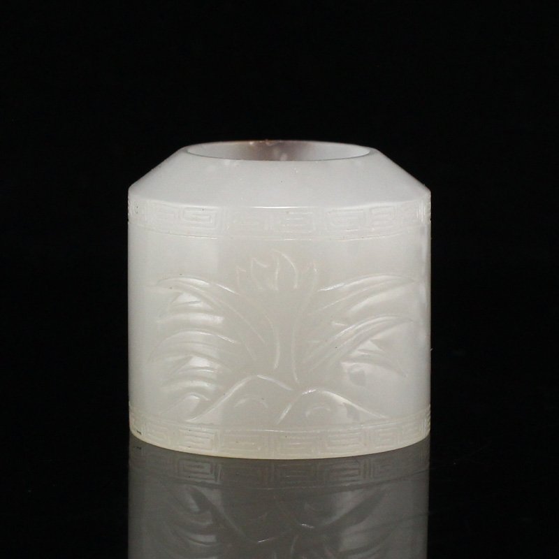 Vintage Chinese Hetian Jade Poetic Prose Thumb Ring: Vintage Chinese Hetian Jade Poetic Prose Thumb Ring US Size : 11 Dimension: 22 x 33(mm) 0.87 x 1.30(inches) Weight: 0.14 lbs/62 g