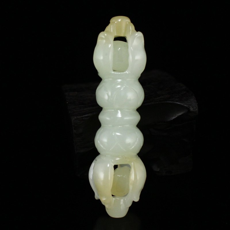 Hetian Jade Pestle XiangMo Pendant w Certificate: Chinese Hetian Jade Pestle XiangMo Pendant w Certificate Dimension: 48 x 15 x 15(mm) 1.89 x 0.59 x 0.59(inches) Weight: 0.02 lbs/10.02 g The wooden stand no included.