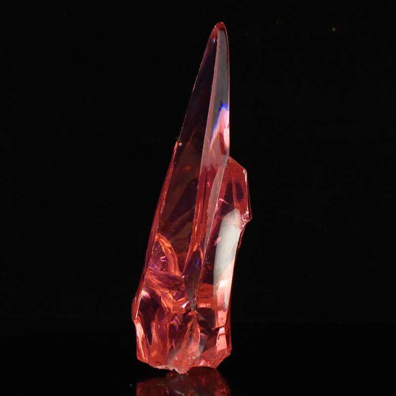 Beautiful Natural Pink Zircon Original Stone: Beautiful Natural Pink Zircon Original Stone Dimension: 150 x 45 x 38(mm) 5.90 x 1.77 x 1.50(inches) Weight: 1.03 lbs/467 g