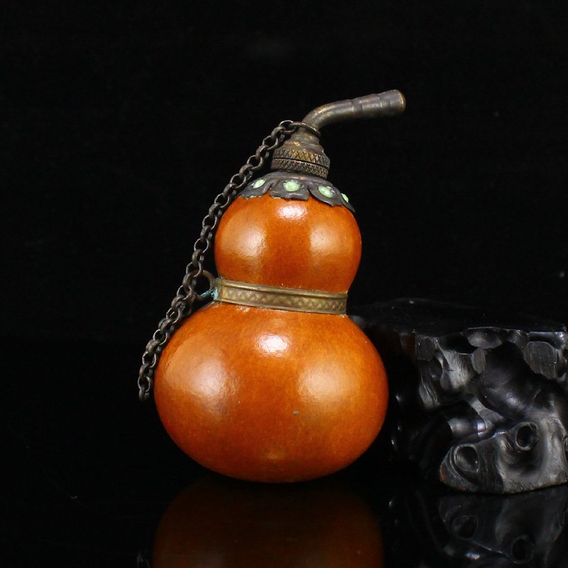 Vintage Chinese Gourd Snuff Bottle w Copper Stopper (1 of 7)