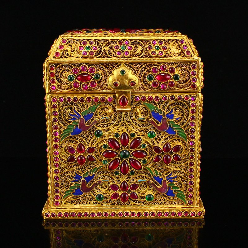 Superb Qing Dy Gold Wire Enamel Inlay Ruby Box (1 of 10)