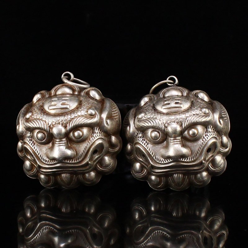 A Pair Vintage Silver Lions Bell (1 of 10)
