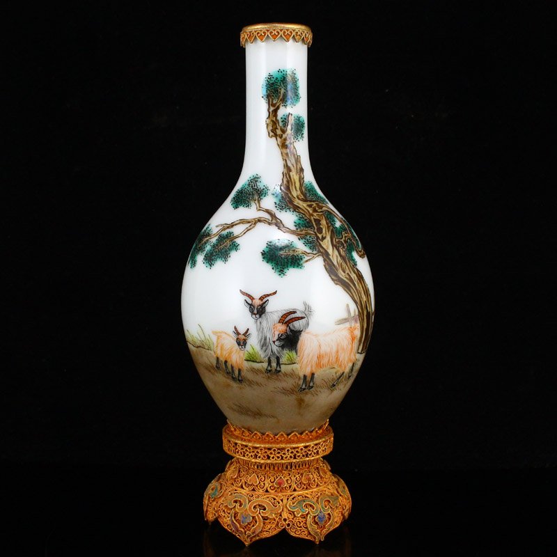 Chinese Qing Dy Gilt Gold Enamel Porcelain Vase (1 of 10)