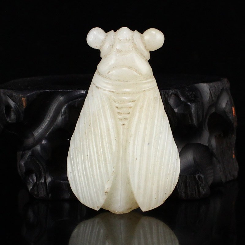 Vintage Chinese Hetian Jade Cicada Pendant (1 of 6)