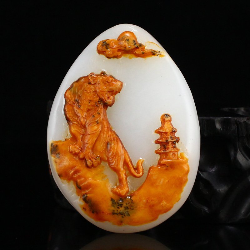 Superb Vintage Chinese Hetian Jade Tiger Pendant (1 of 7)