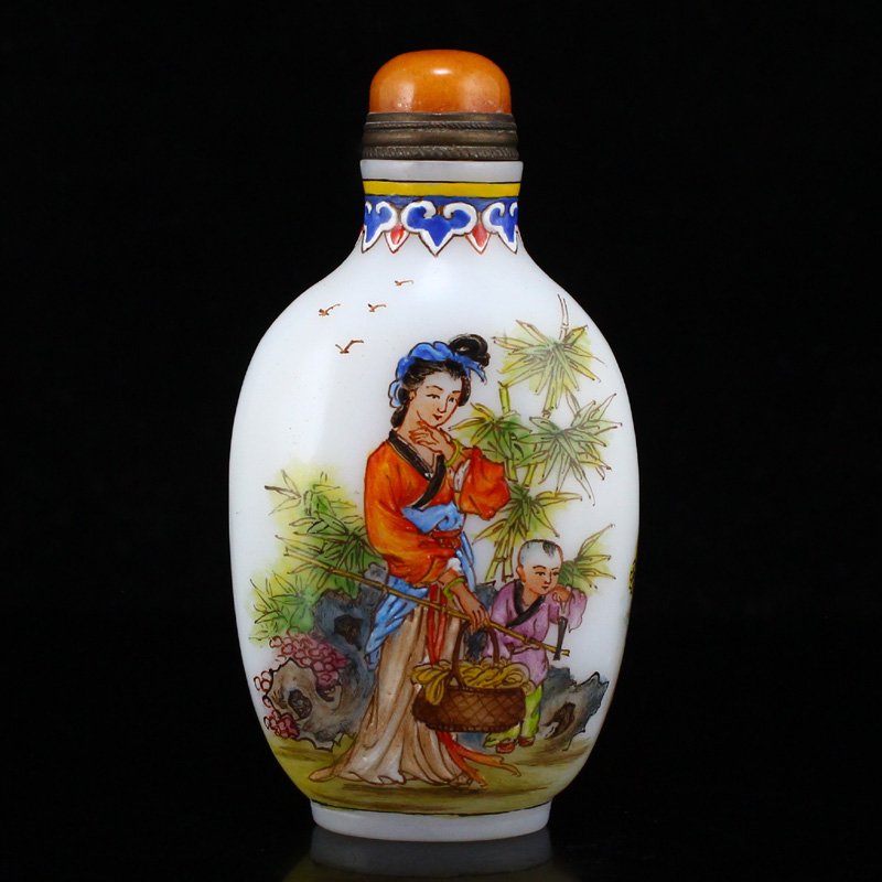 Famille Rose Peking Glass Figure Snuff Bottle (1 of 8)