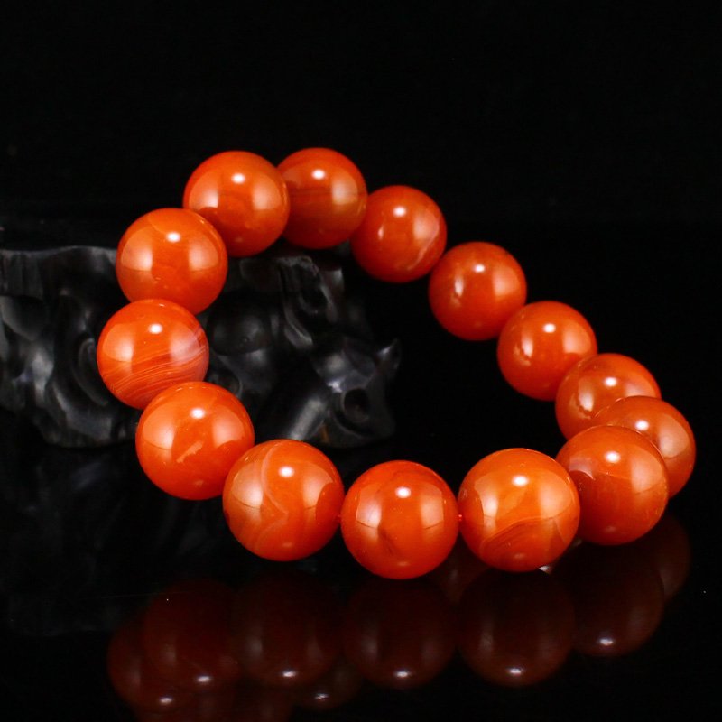 15 MM Chinese Nanhong Agte Beads Bracelet: 15 MM Chinese Nanhong Agte Beads Bracelet w Certificate Dimension: 15(mm) 0.59(inches) Weight: 0.15 lbs/70.02 g The wooden stand no included.