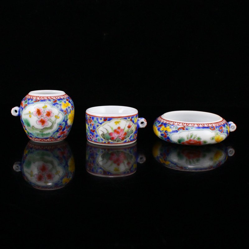 A Set Three Famille Rose Porcelain Bird's Food Pots (1 of 14)
