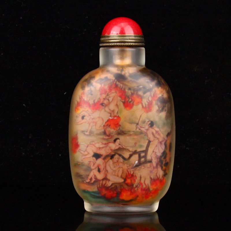 Old Chinese Peking Glass Inside Painting Snuff Bottle: Vintage Chinese Peking Glass Inside Painting Snuff Bottle Dimension: 95 x 51 x 29(mm) 3.74 x 2.01 x 1.14(inches) Weight: 0.21 lbs/95 g
