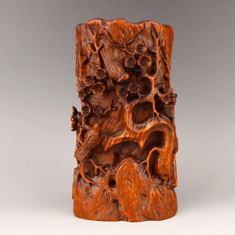 Boxwood Wood Carved Magpie & Plum Flower Brush Pot: Chinese Boxwood Wood Carved Magpie & Plum Flower Brush Pot Dimension: 181 x 103 x 81(mm) 7.12 x 4.05 x 3.19(inches) Weight: 1.24 lbs/561 g