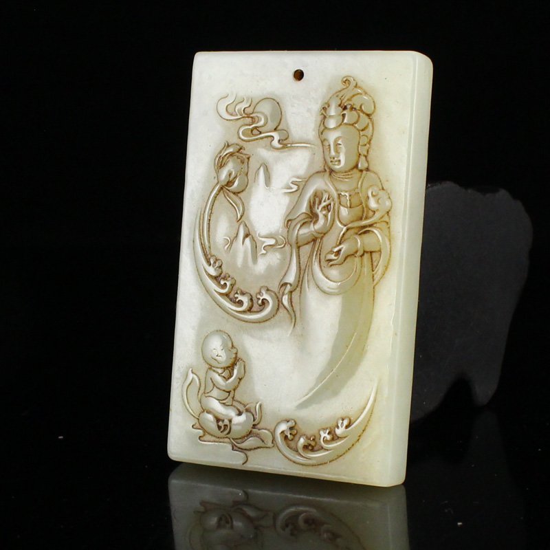 Vintage Chinese Hetian Jade Lotus Kwan-yin Pendant: Vintage Chinese Hetian Jade Lotus Kwan-yin Pendant w Certificate Dimension: 62 x 36 x 7 (mm) 2.44 x 1.42 x 0.27(inches) Weight 0.10 lbs/47.75 g The wooden stand no included.