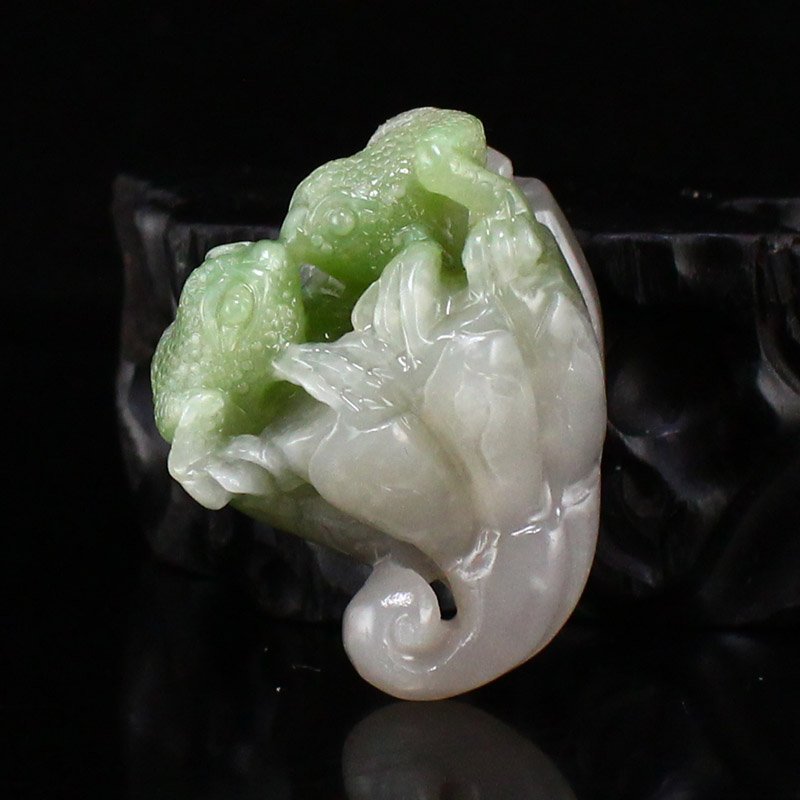 Chinese Natural Hetian Jade Frogs & Lotus Pod Pendant (1 of 8)