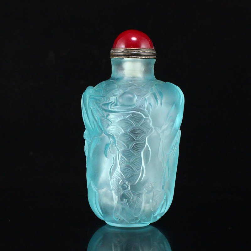 Vintage Chinese Blue Peking Glass Snuff Bottle (1 of 6)